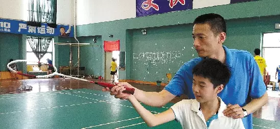举重冠军石智勇和廖辉_举重队石智勇_举重冠军石智勇wocao